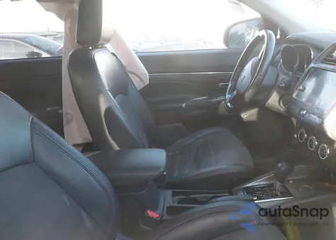 2018 Mitsubishi Outlander Sport 2.4 Se z USA, uszkodzony, nr VIN JA4AP3AW2JU000333